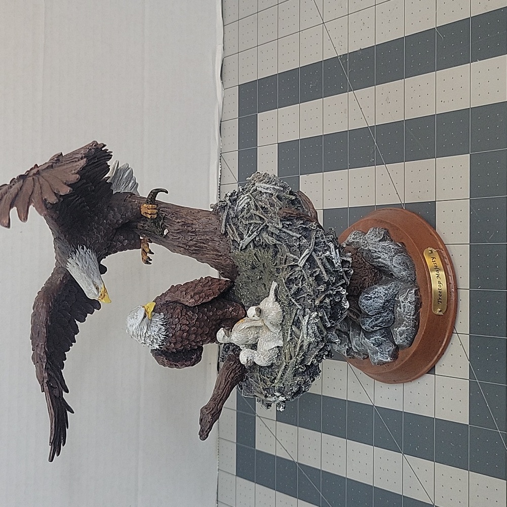 Bradford Exchange Treetop‎ Majesty Bald Eagle Wildlife Sculpture with Box